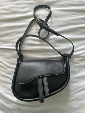 Urban Expressions Black Curved Flap Leather Crossbody
